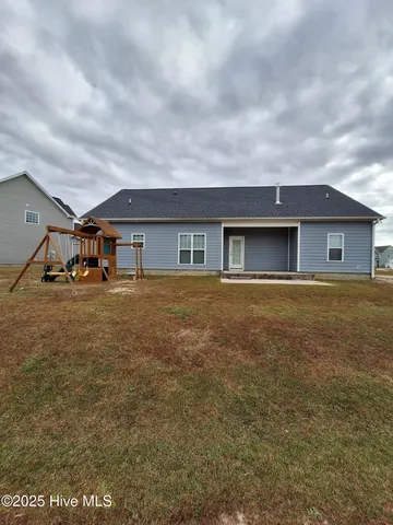 $2,100 | 3616 Chesson Court, Winterville, NC 28590