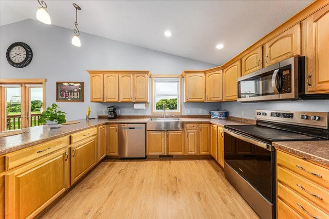 $559,900 | 1021 167th Street, Hammond, WI 54015