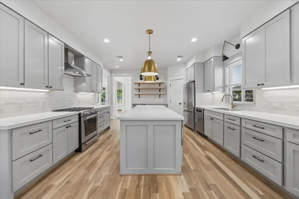 $920,000 | 910 Northwood Street, Houston, TX 77009