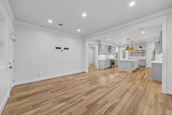 $920,000 | 910 Northwood Street, Houston, TX 77009