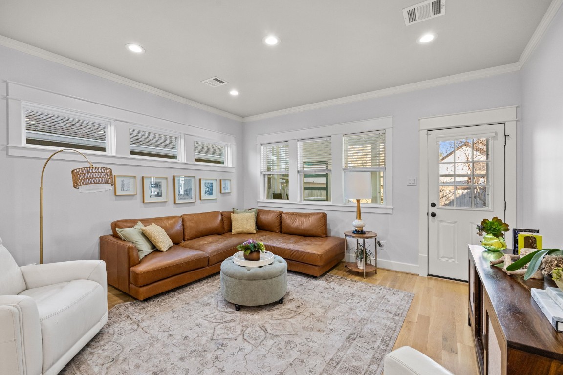 910 Northwood Street Houston, TX 77009 - Photo 18 of 41 a living room with furniture and a window