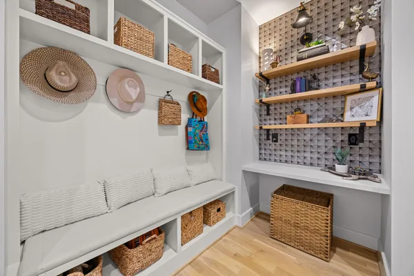 $920,000 | 910 Northwood Street, Houston, TX 77009