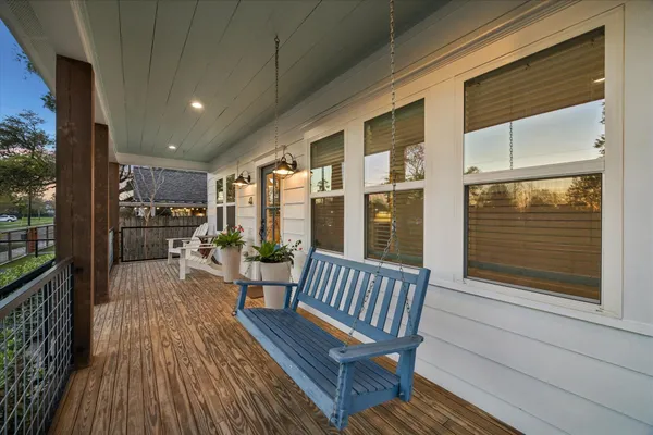 $920,000 | 910 Northwood Street, Houston, TX 77009