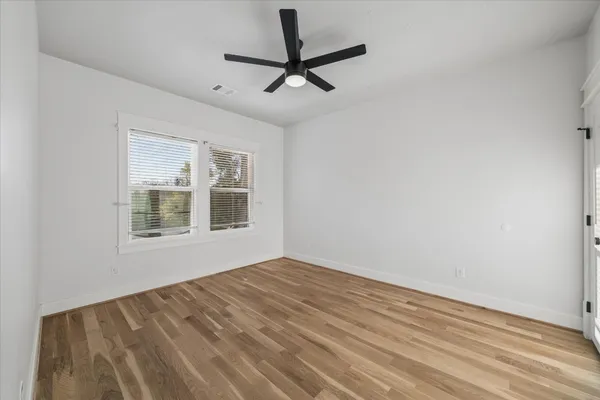 $920,000 | 910 Northwood Street, Houston, TX 77009