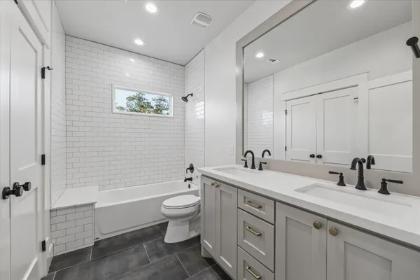 $920,000 | 910 Northwood Street, Houston, TX 77009