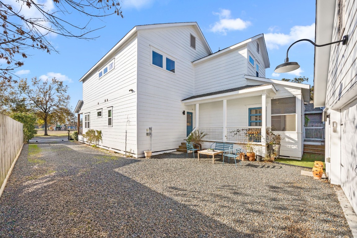 910 Northwood Street Houston, TX 77009 - Photo 37 of 41 a view of a house with a patio