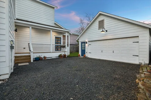 $920,000 | 910 Northwood Street, Houston, TX 77009