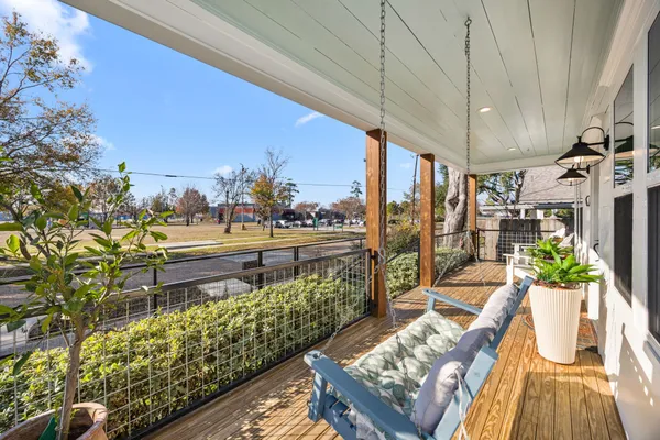 $920,000 | 910 Northwood Street, Houston, TX 77009