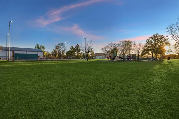 $920,000 | 910 Northwood Street, Houston, TX 77009