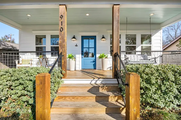 $920,000 | 910 Northwood Street, Houston, TX 77009