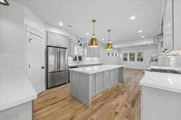 $920,000 | 910 Northwood Street, Houston, TX 77009