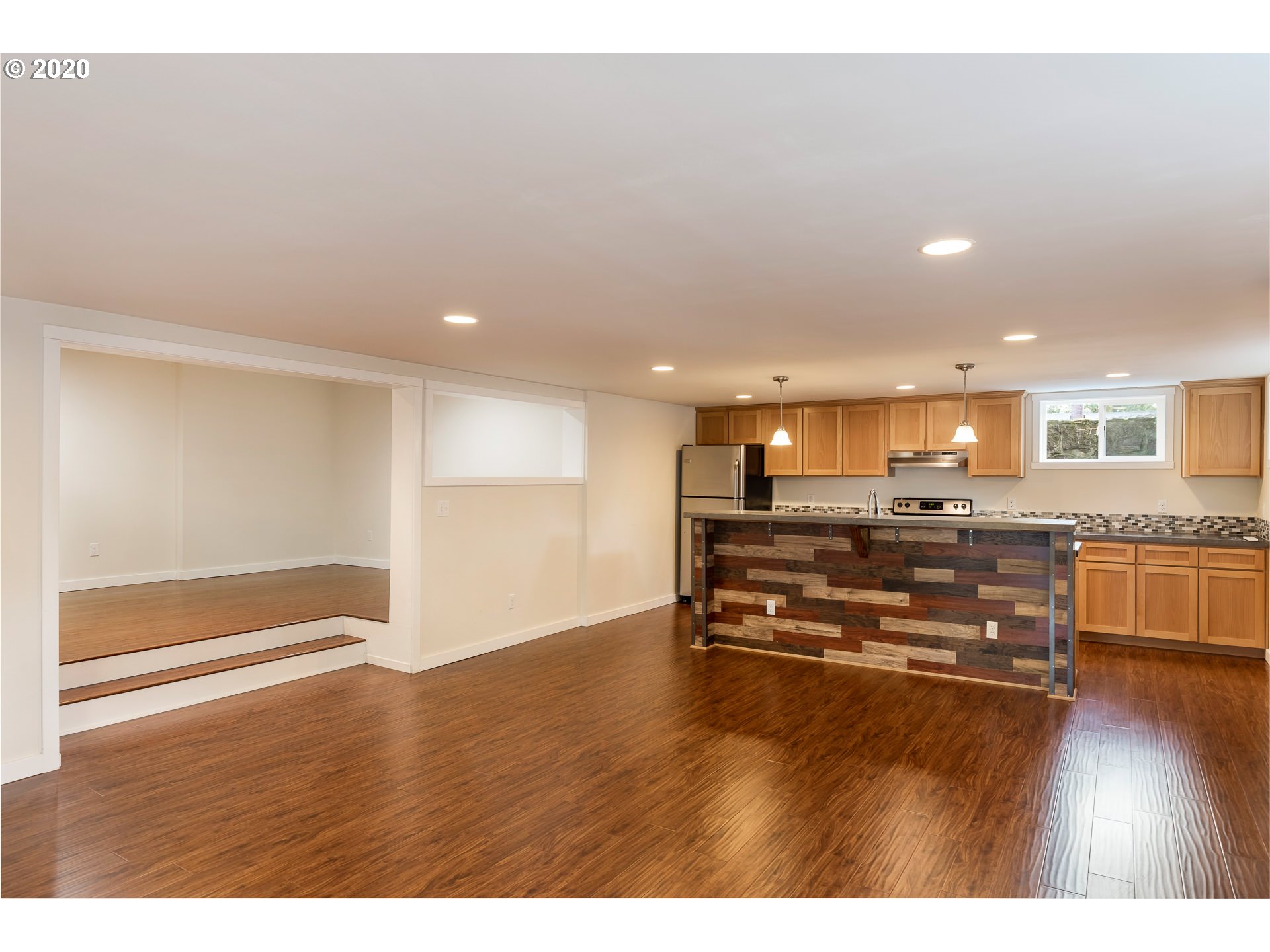 945 Southwest Maplecrest Court Portland, OR 97219 - Photo 21 of 31 Gallery Image 21