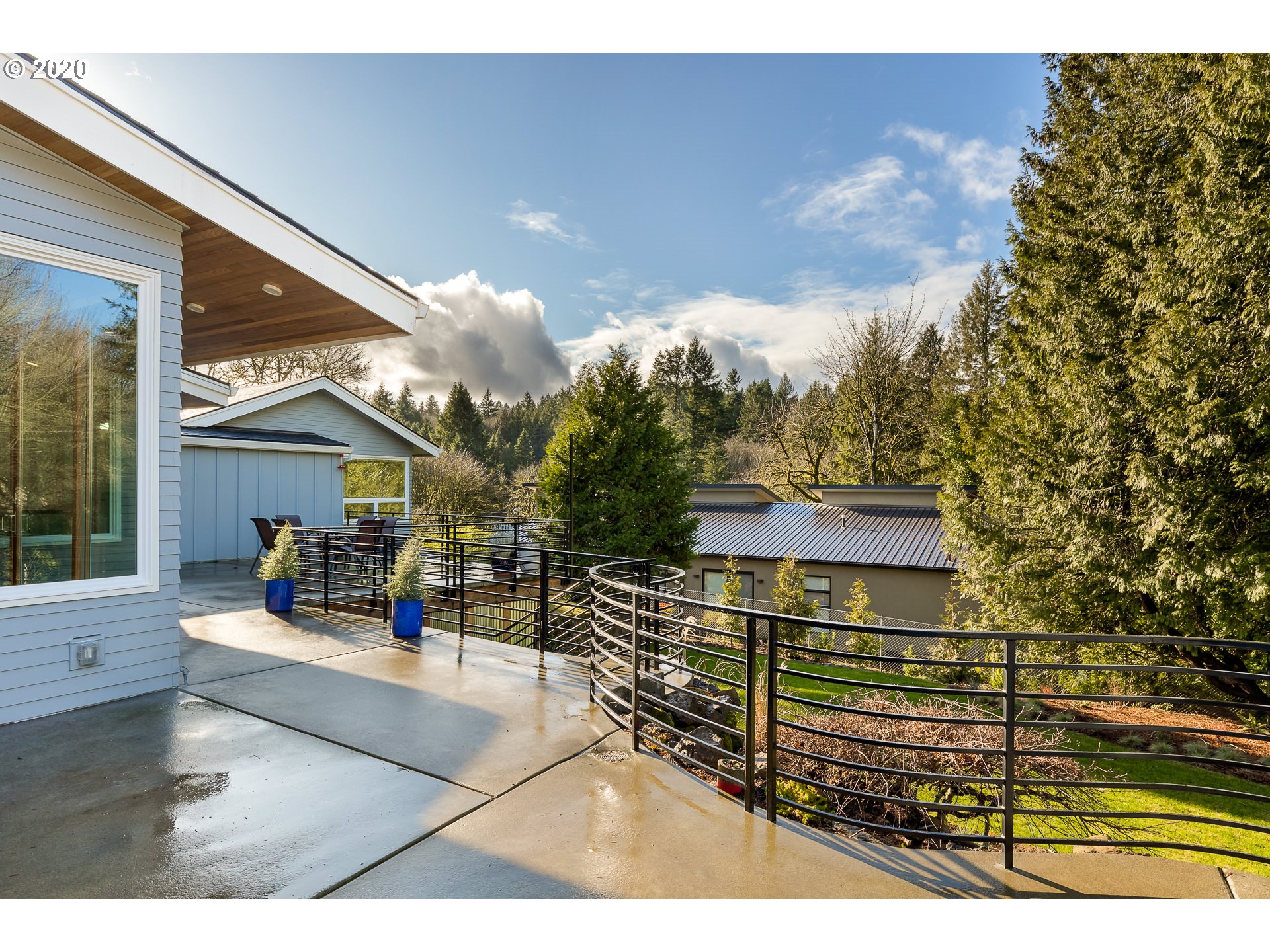 945 Southwest Maplecrest Court Portland, OR 97219 - Photo 26 of 31 Gallery Image 26