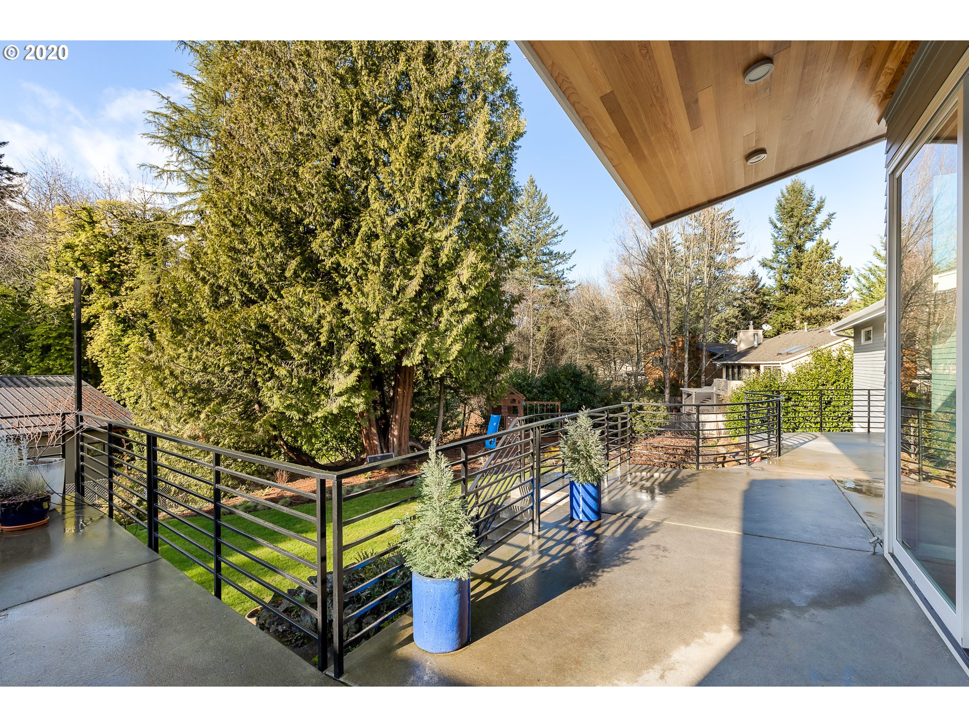 945 Southwest Maplecrest Court Portland, OR 97219 - Photo 27 of 31 Gallery Image 27