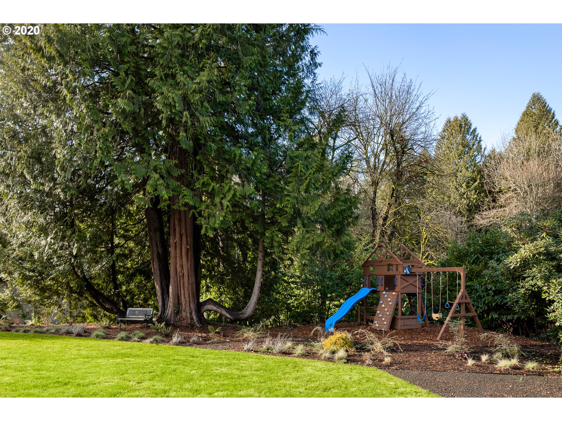 945 Southwest Maplecrest Court Portland, OR 97219 - Photo 30 of 31 Gallery Image 30