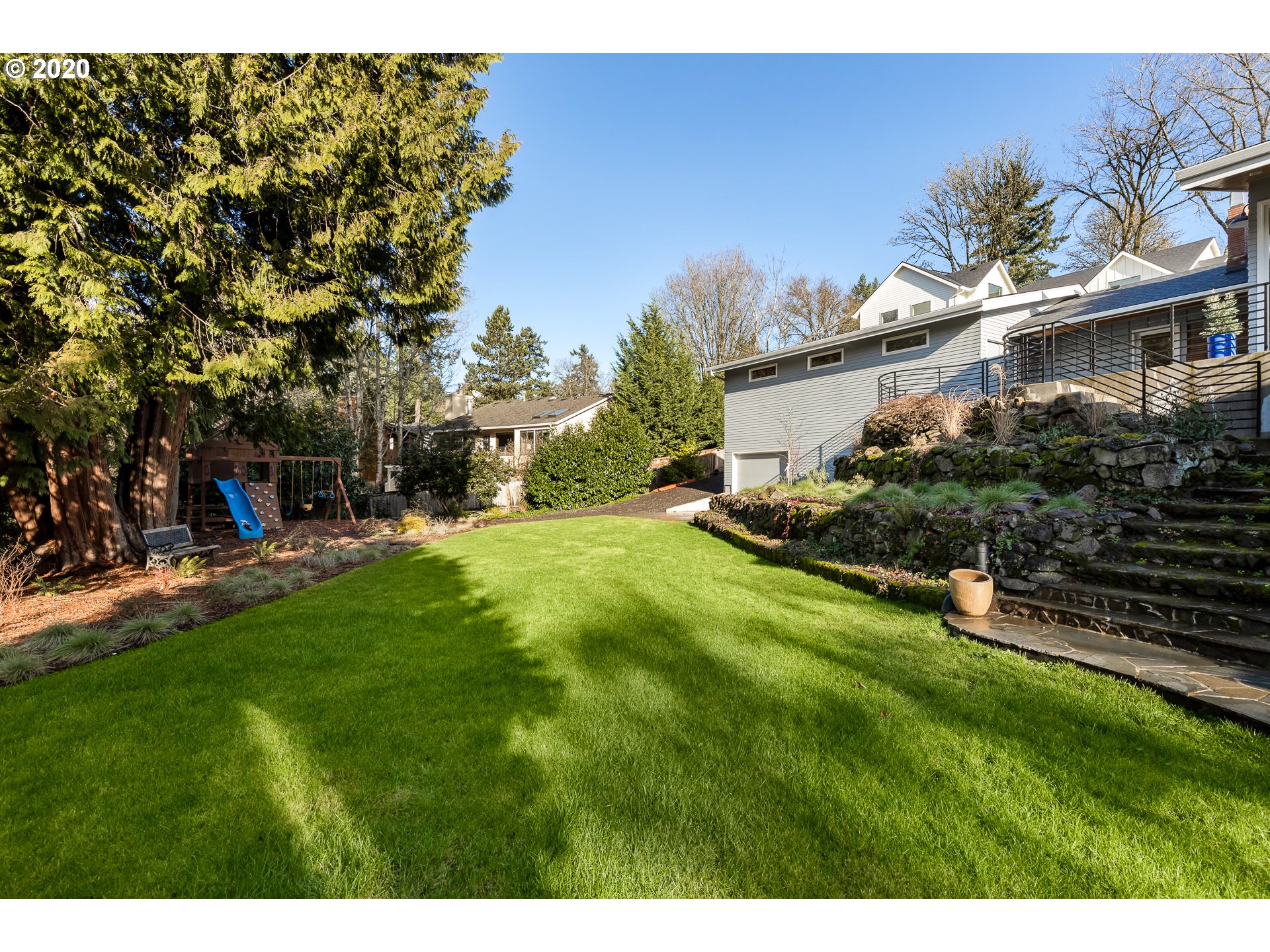 945 Southwest Maplecrest Court Portland, OR 97219 - Photo 31 of 31 Gallery Image 31