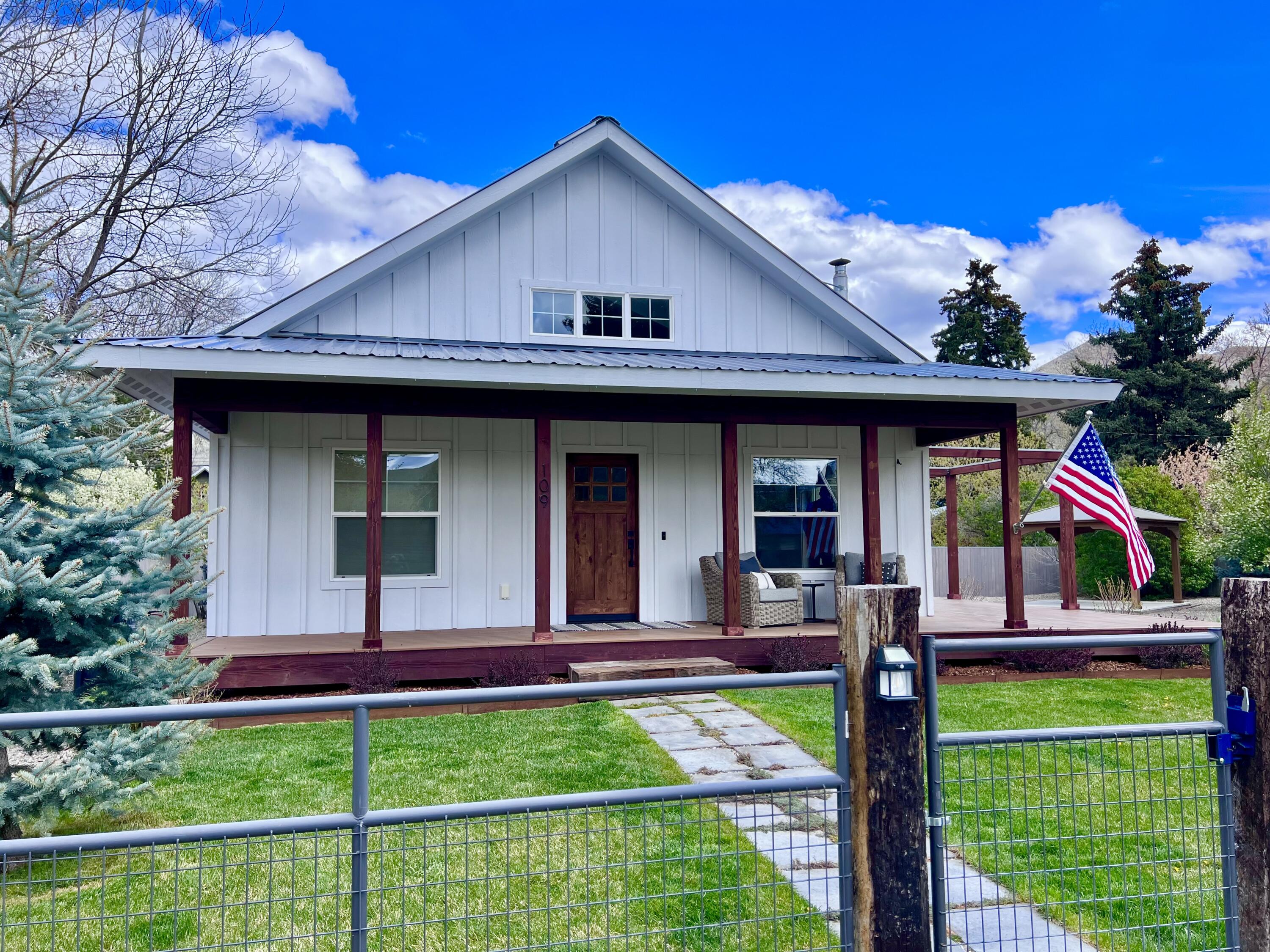 109 South 2nd Street Bellevue, ID 83313 - Photo 1 of 41 front of house