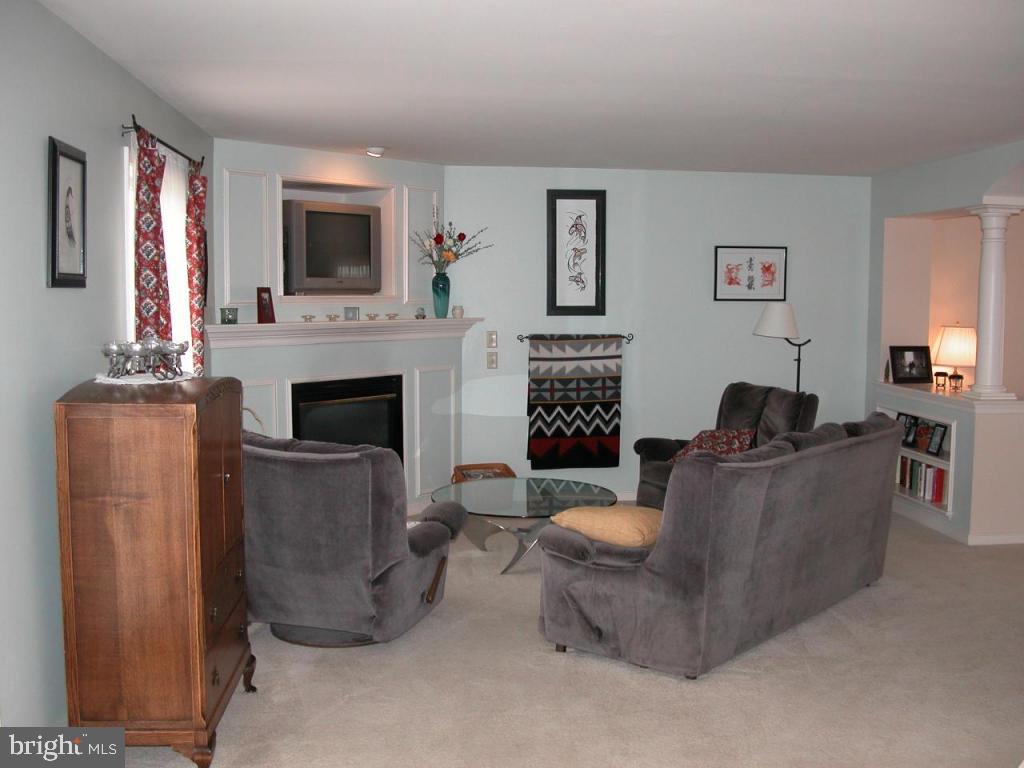 205 Kingsbridge Drive Lititz, PA 17543 - Photo 8 of 27