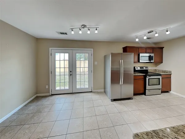 $1,890 | 11830 Rolling Stream Drive, Tomball, TX 77375