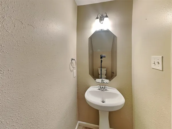 $1,860 | 11830 Rolling Stream Drive, Tomball, TX 77375