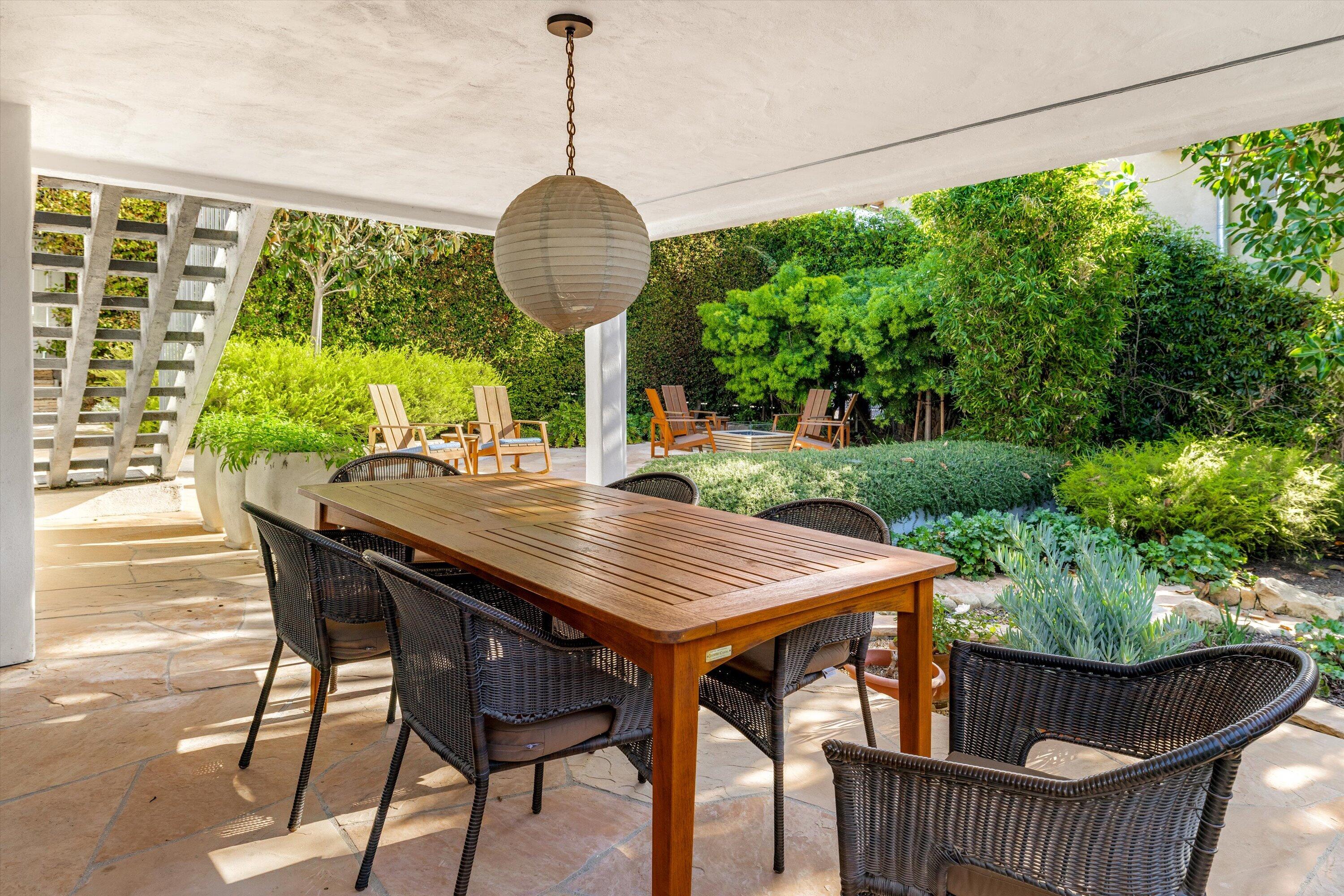 1322 East Cota Street Santa Barbara, CA 93103 - Photo 36 of 55 Additional Dining Area