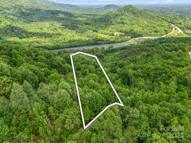 a view of a tennis court
