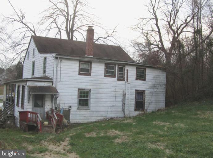 Exterior (Rear)