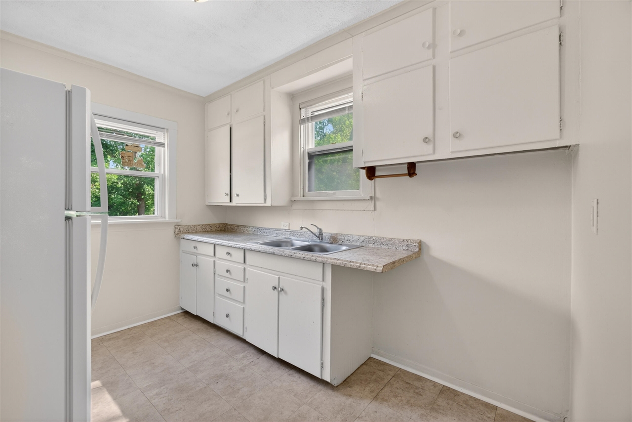 242 West High Street Jackson, MI 49203 - Photo 20 of 41