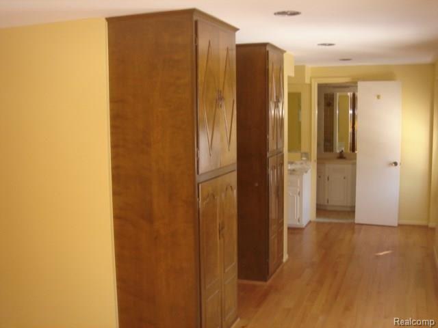 38 Warner Road Grosse Pointe, MI 48236 - Photo 10 of 12 007.jpg