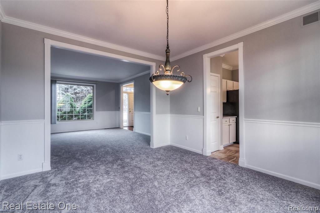 2703 Oak View Court Rochester Hills, MI 48307 - Photo 10 of 53