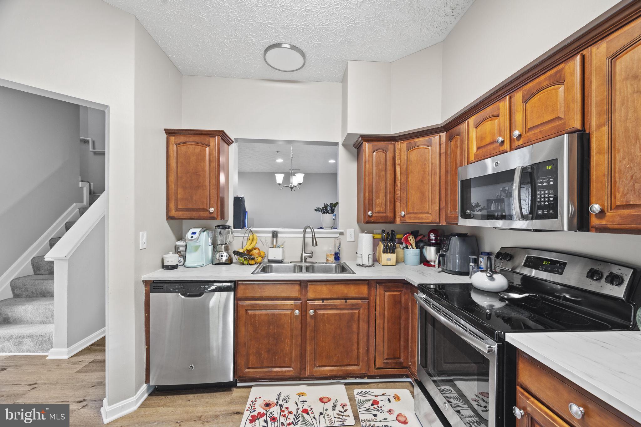 16511 Eldbridge Lane Bowie, MD 20716 - Photo 3 of 19 Kitchen