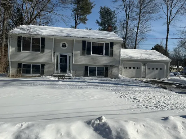 $449,000 | 1 Carolyn Street, Topsham, ME 04086