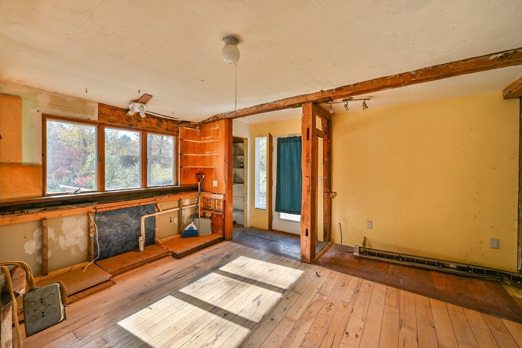 18 Kingsbury Road Webster, MA 01570 - Photo 15 of 42