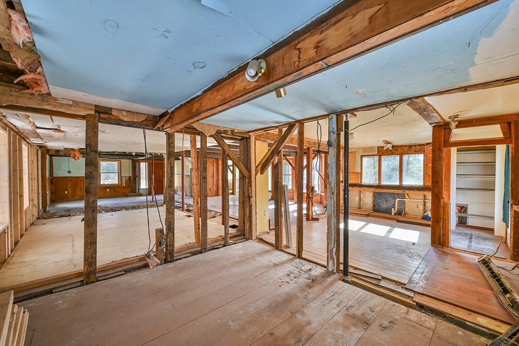 18 Kingsbury Road Webster, MA 01570 - Photo 28 of 42