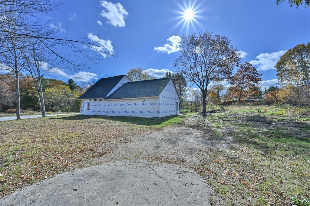 18 Kingsbury Road Webster, MA 01570 - Photo 9 of 42