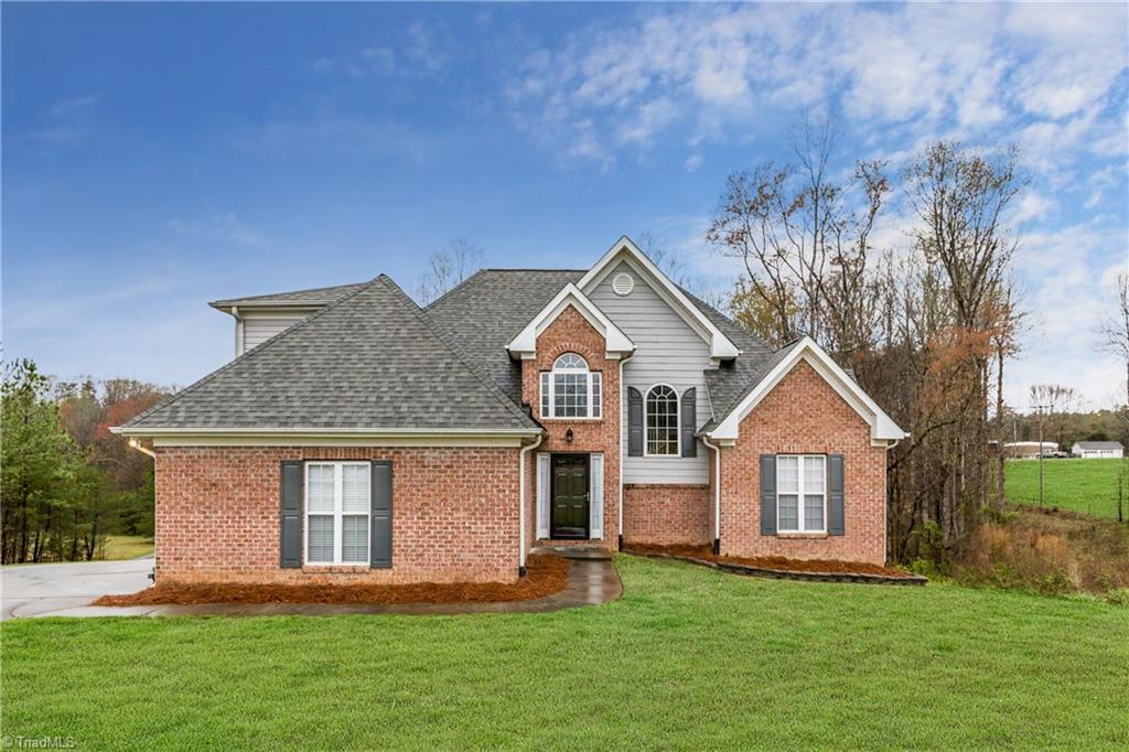 1414 Robbins Road Winston-Salem, NC 27107 - Photo 1 of 21 Gallery Image 1