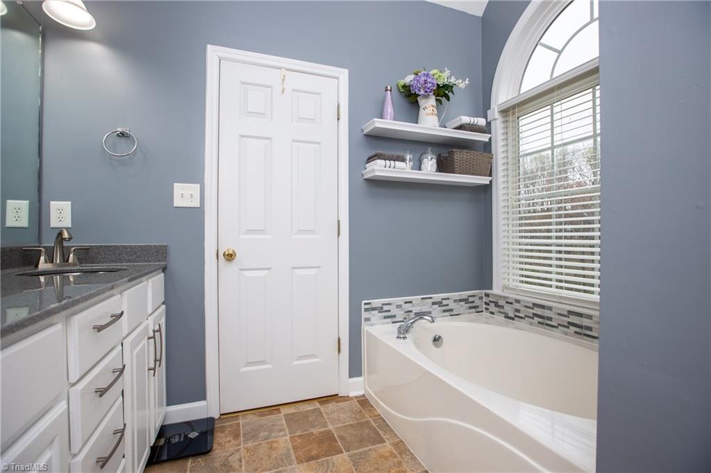 1414 Robbins Road Winston-Salem, NC 27107 - Photo 13 of 21 Gallery Image 13