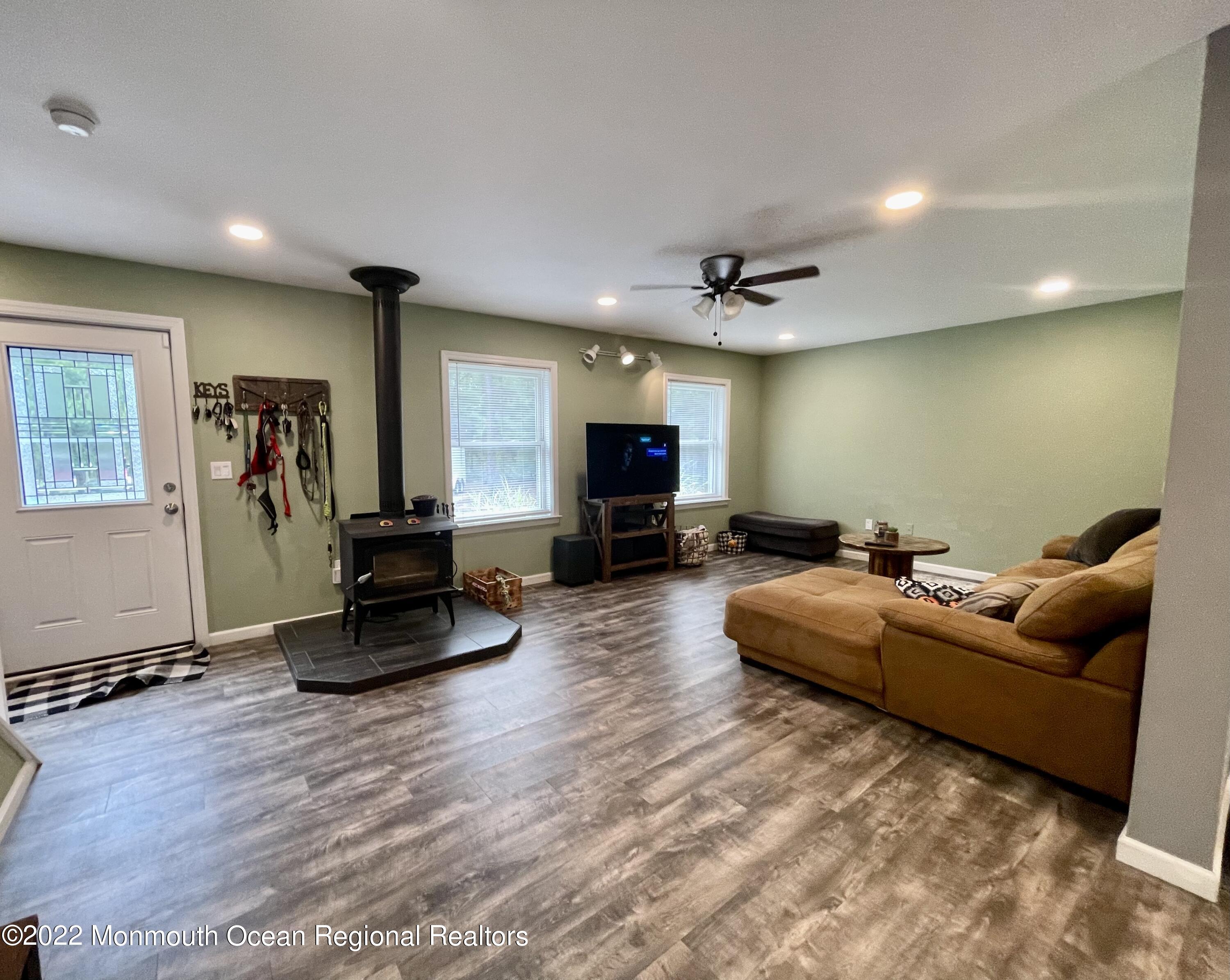 9 Johnson Road Vincentown, NJ 08088 - Photo 9 of 48 1FB662B2-1EB8-4994-BA3C-5D2F424F85F5
