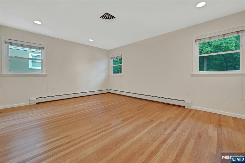 26 Alpine Drive Wayne, NJ 07470 - Photo 23 of 45