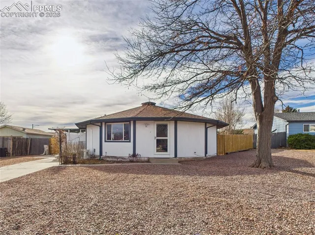 $219,999 | 4 Bridgeport Circle, Pueblo, CO 81003