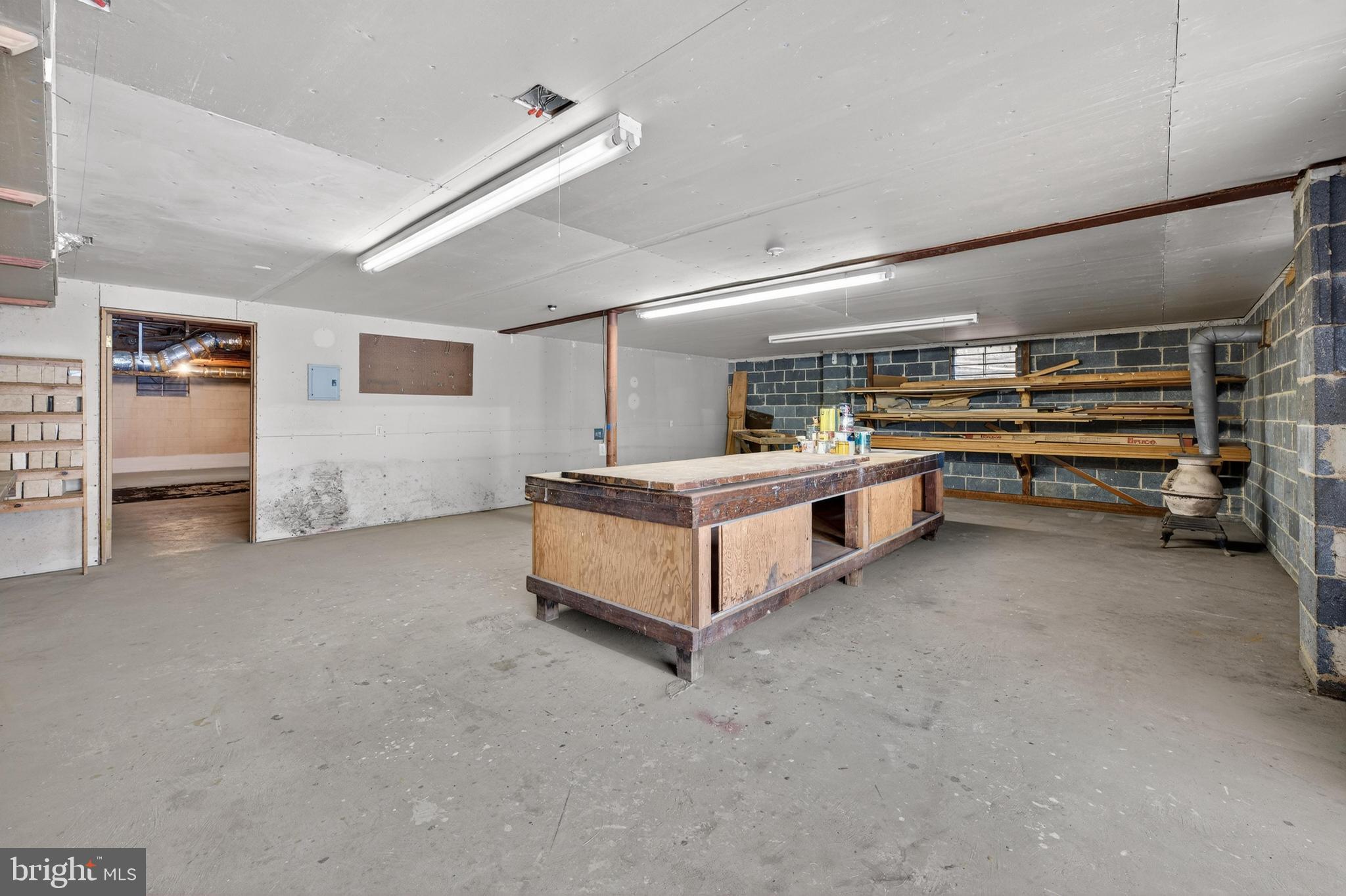 425 Stokes Road Shamong, NJ 08088 - Photo 23 of 35 a spacious bedroom with a bed and a cabinets