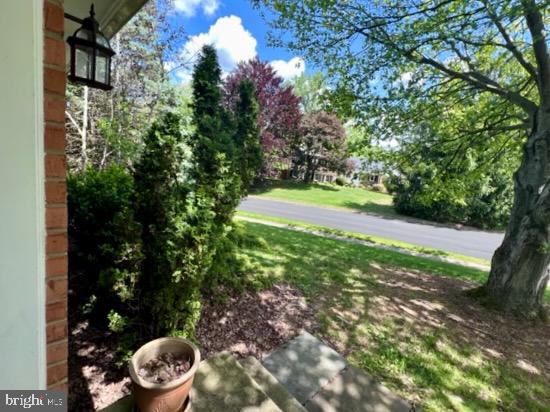 9101 Streamview Lane Vienna, VA 22182 - Photo 41 of 43