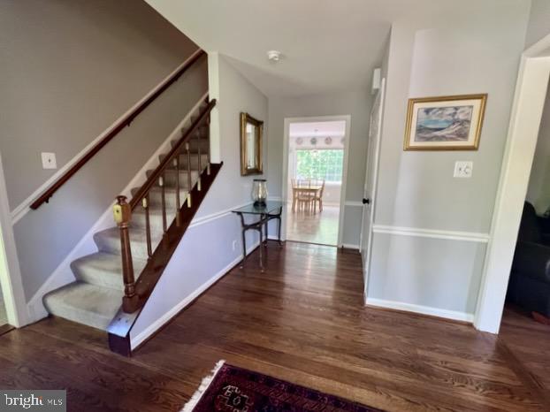 9101 Streamview Lane Vienna, VA 22182 - Photo 7 of 43