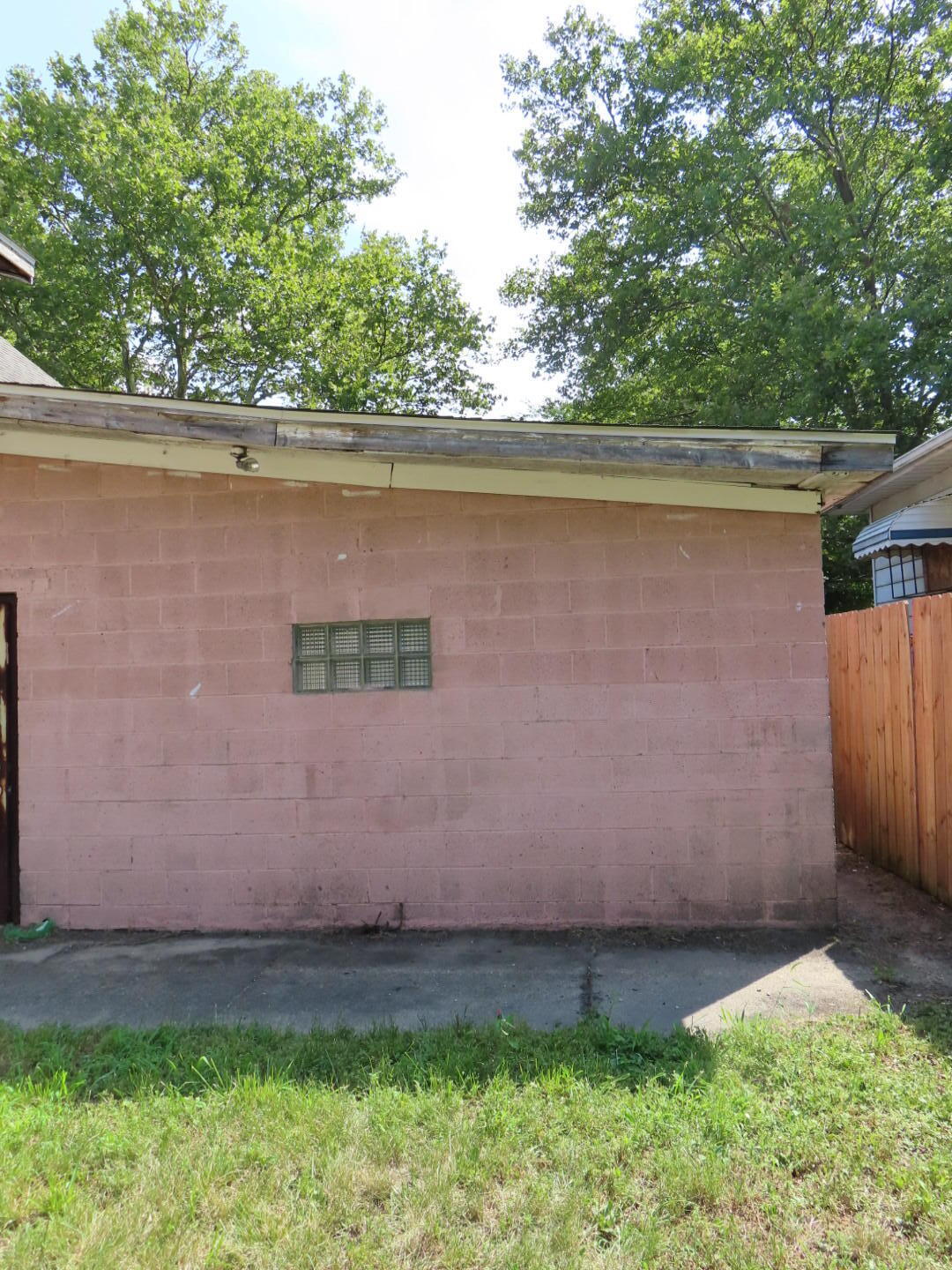 17405 Greeley Detroit, MI 48203 - Photo 9 of 27 IMG_0784