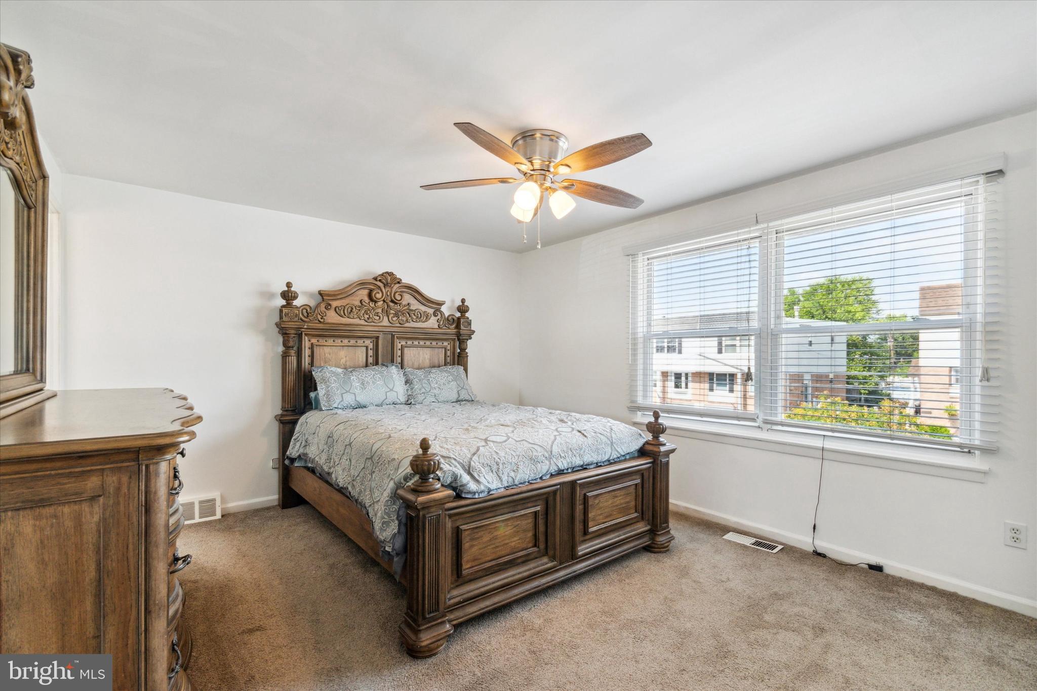 3830 Greenacres Road Philadelphia, PA 19154 - Photo 11 of 18