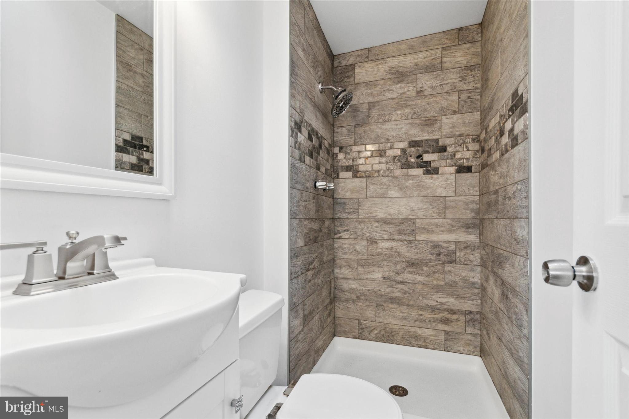 3830 Greenacres Road Philadelphia, PA 19154 - Photo 12 of 18