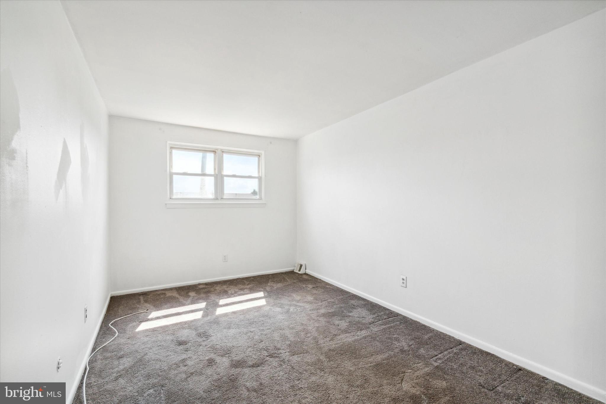 3830 Greenacres Road Philadelphia, PA 19154 - Photo 13 of 18