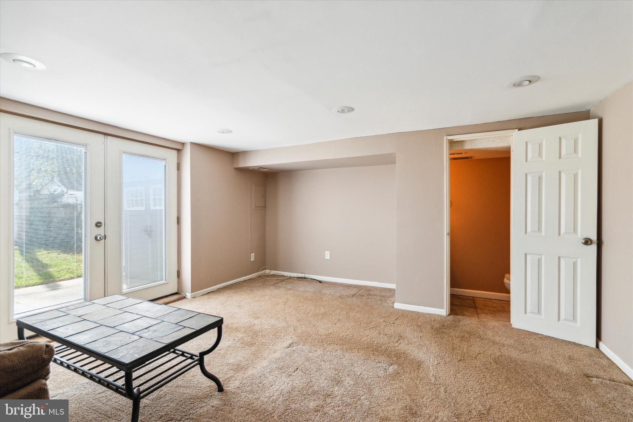 3830 Greenacres Road Philadelphia, PA 19154 - Photo 17 of 18