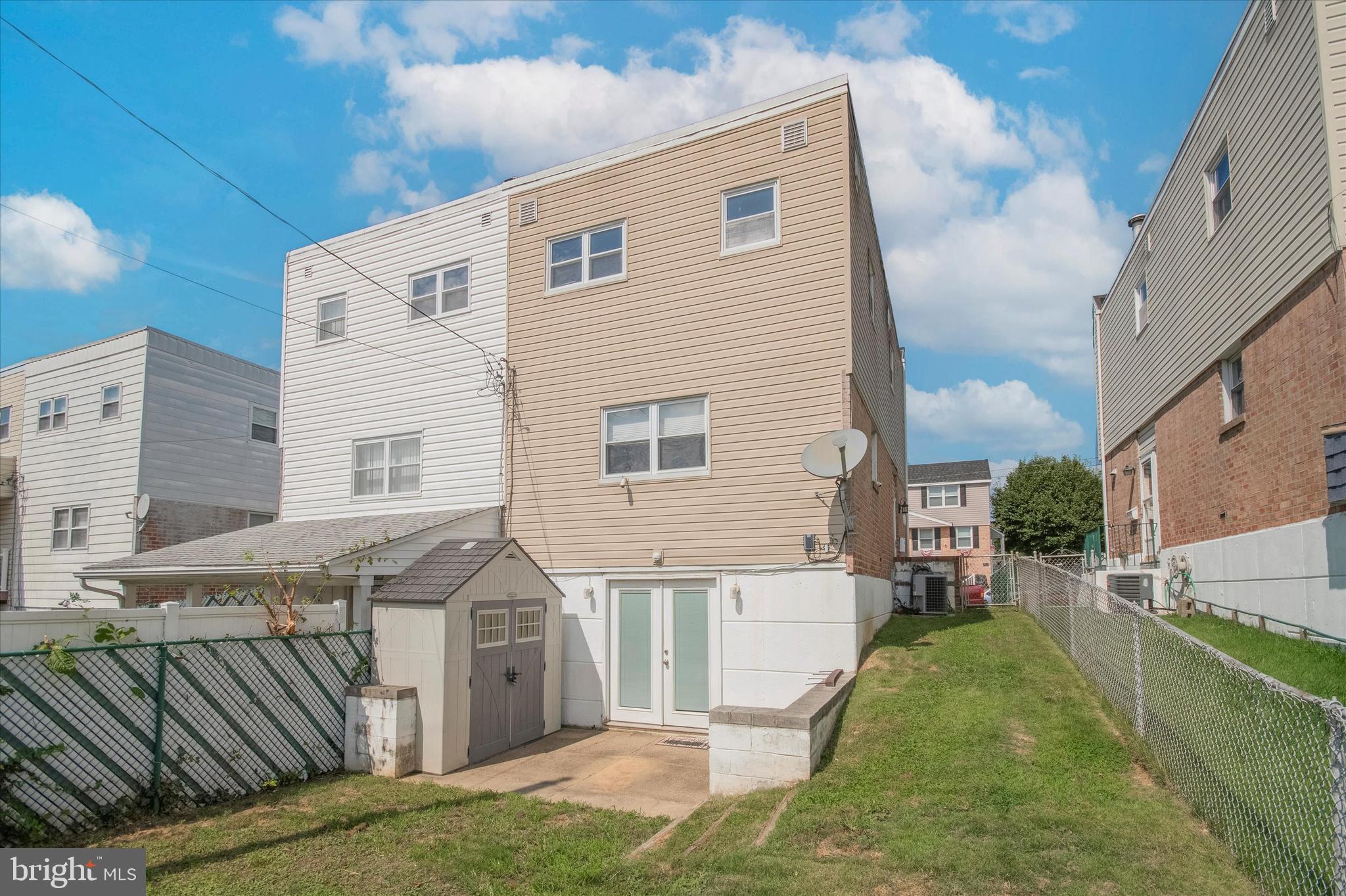3830 Greenacres Road Philadelphia, PA 19154 - Photo 2 of 18
