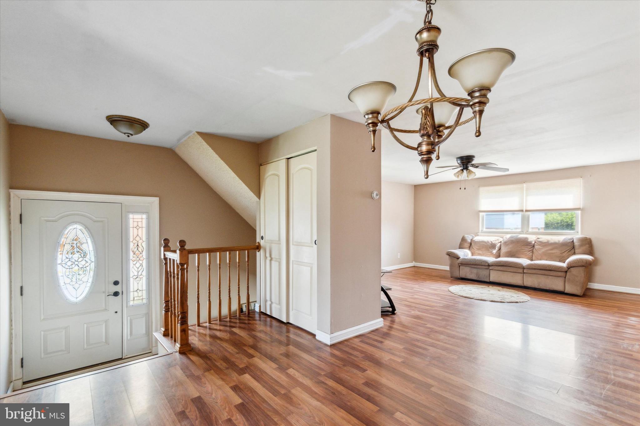 3830 Greenacres Road Philadelphia, PA 19154 - Photo 4 of 18